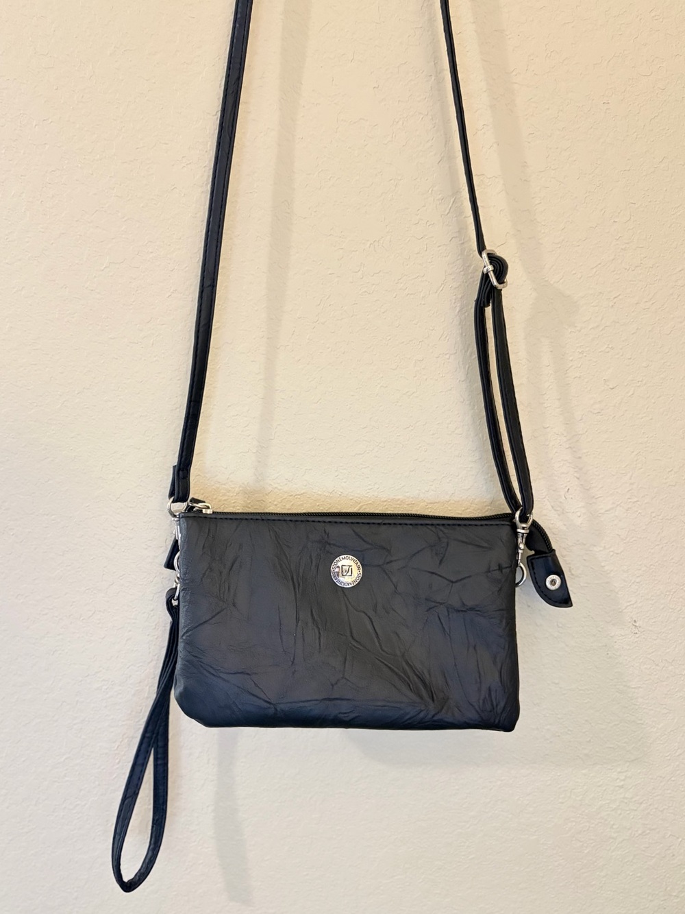 Stone Mountain Black Organizer Crossbody Wristlet Clutch Bag